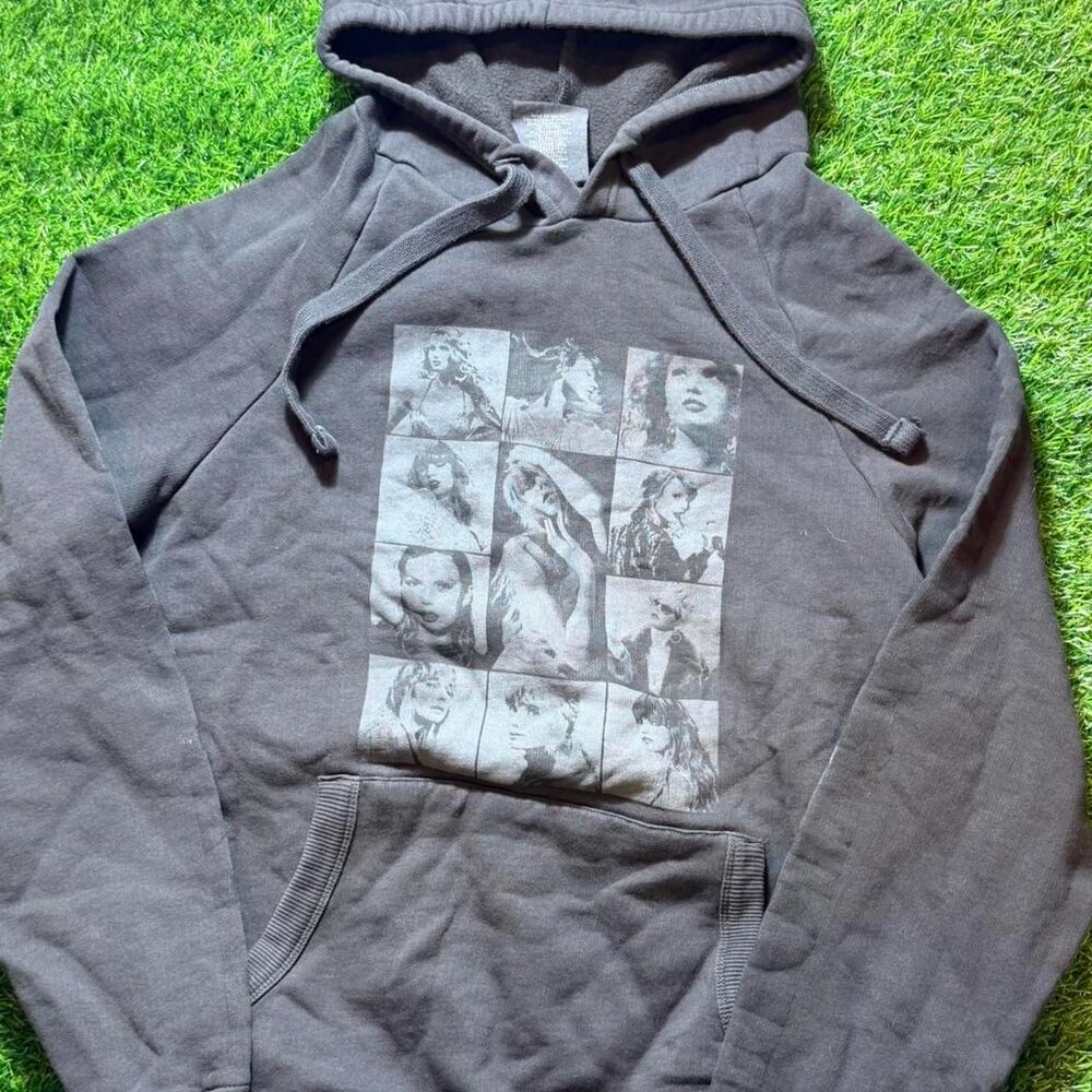 Unbranded Women's Black and Grey Hoodie